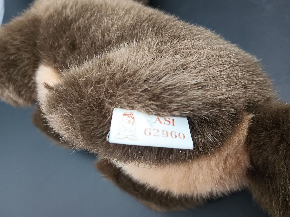 Realistic Brown River Otter Plush - Picture 6 of 8